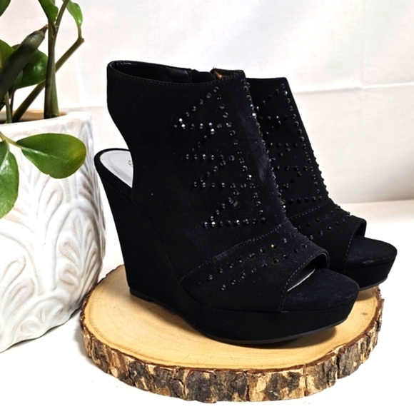 Bella Vita Black Rhinestone Wedge Sandal Size 7.5 – Peep Toe, Side Zip, Platform - Picture 1 of 6